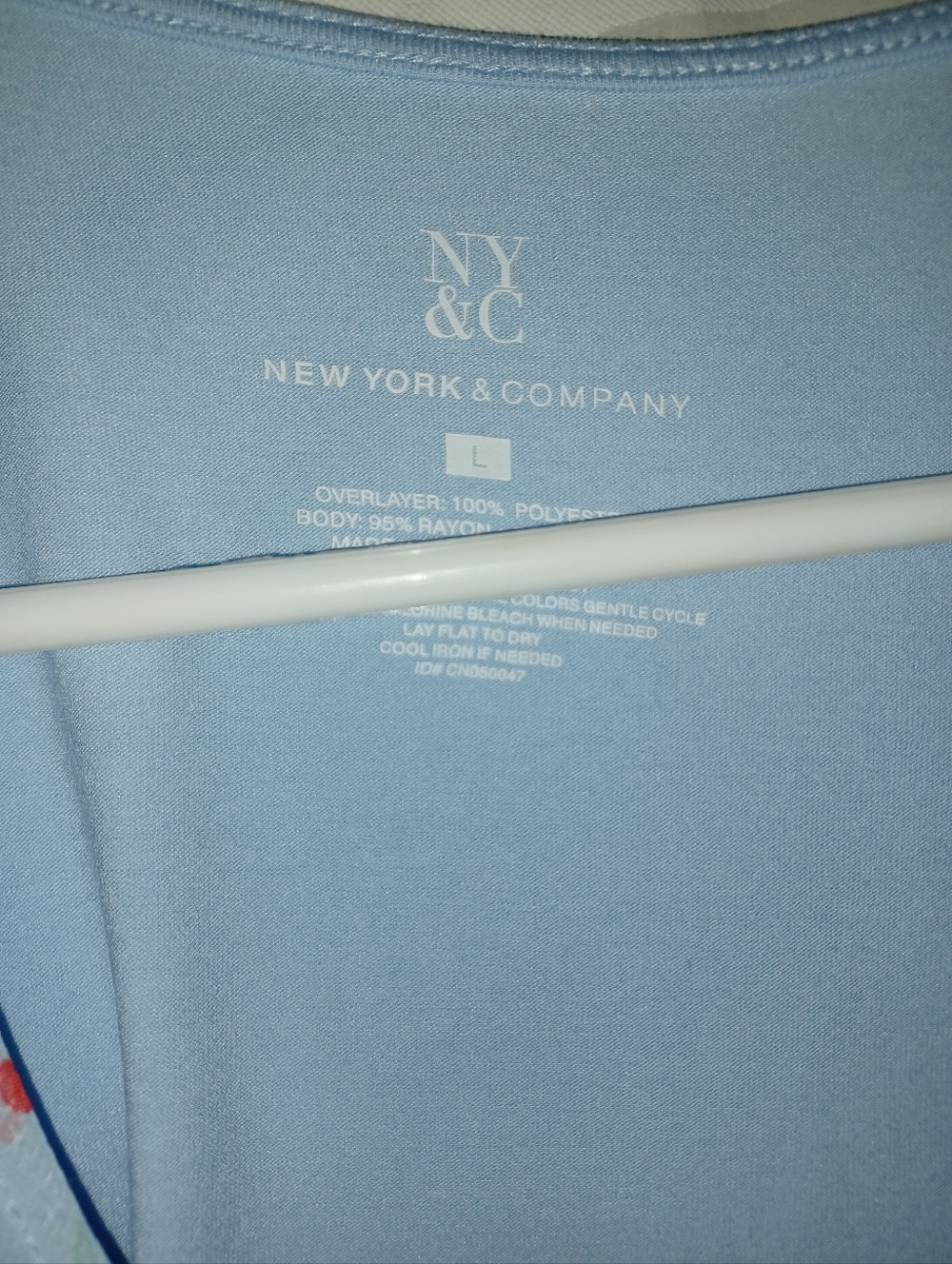 LIKE NEW NWOT New York & Co Baby Blue Cherries Cherry Blouse Sleeveless - Picture 5 of 5